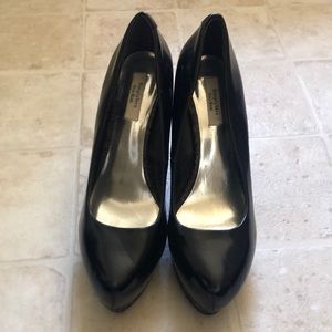 Vera Wang black and snake pumps